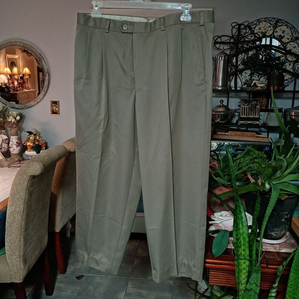 VTG Savane Men's Dress Pants Pleated Beige Heather 100% Micro-Denier Poly 38x30